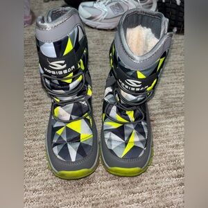 Kids Geometric Snow Boots - Gray and Yellow